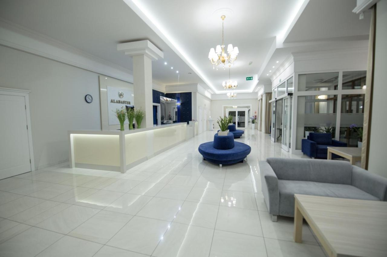 Alabaster Rezydencja Rzeszow Bagian luar foto